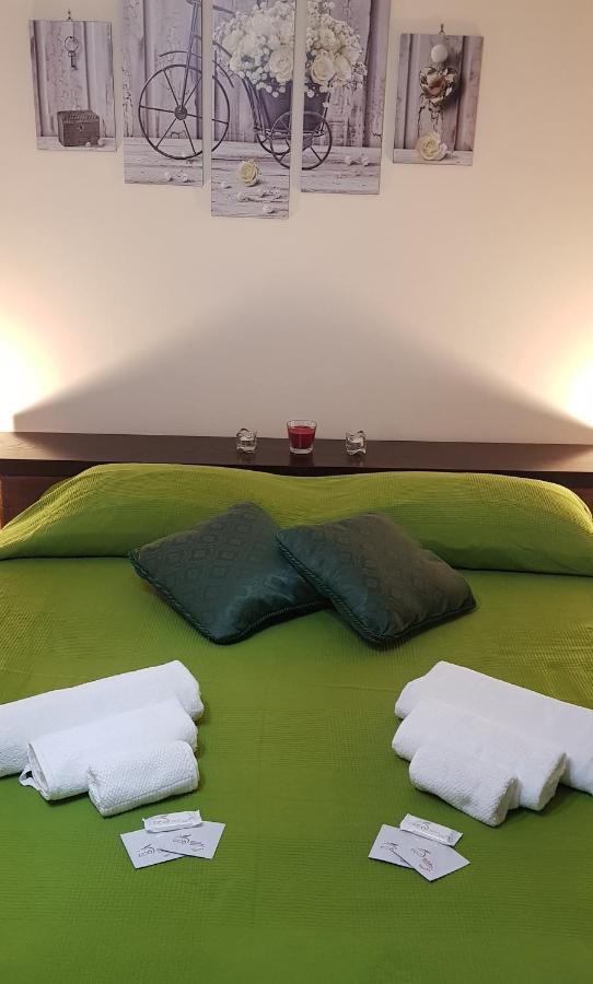 B&B "Gabriel&Melissa" Airport View - Nuova - Ristrutturato Gennaio 2022 เตสเซรา ภายนอก รูปภาพ