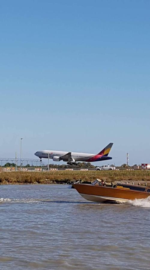 B&B "Gabriel&Melissa" Airport View - Nuova - Ristrutturato Gennaio 2022 เตสเซรา ภายนอก รูปภาพ