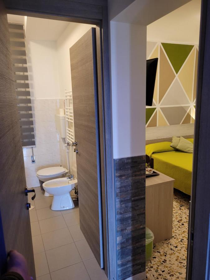 B&B "Gabriel&Melissa" Airport View - Nuova - Ristrutturato Gennaio 2022 เตสเซรา ภายนอก รูปภาพ